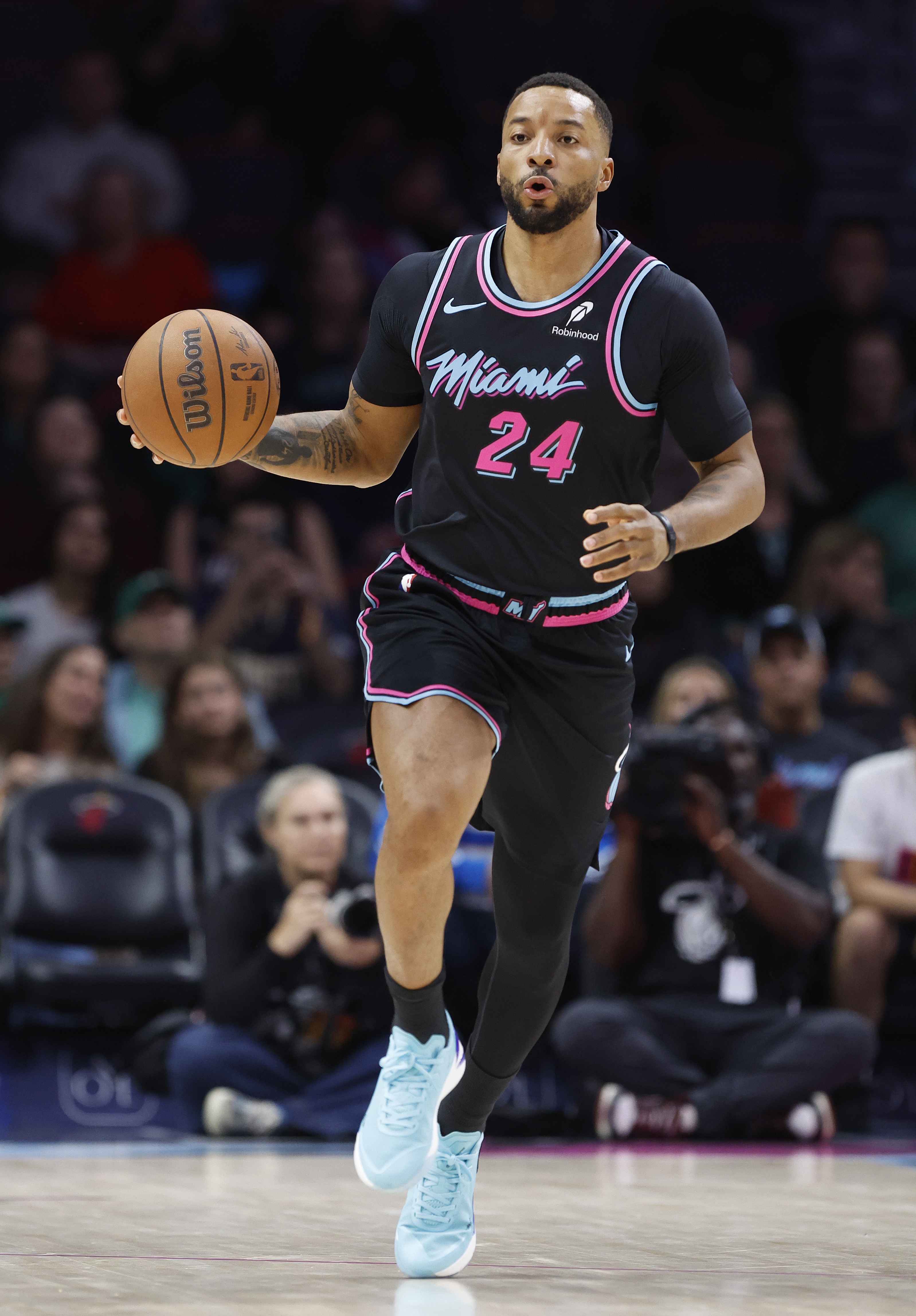 明天热火迎战马刺 鲍威尔出战成疑 维金斯&amp;哈克斯大概率出战